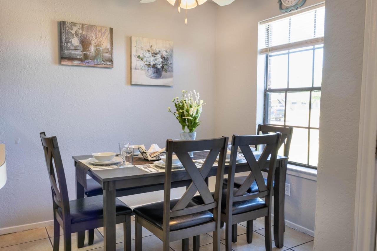 Congeniality And Comfort. All The Essentials With Class, 2 Nights? 2 Weeks? Stay, Relax, Work, Or Go Out For Fun. Arlington Exteriör bild